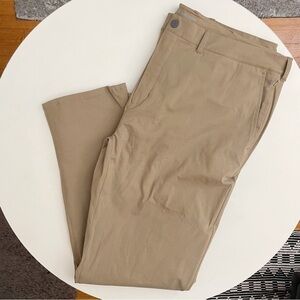 Mack Weldon Men’s Maverick Tech Chino Pant Sandstorm Brown 42x34 NWOT
